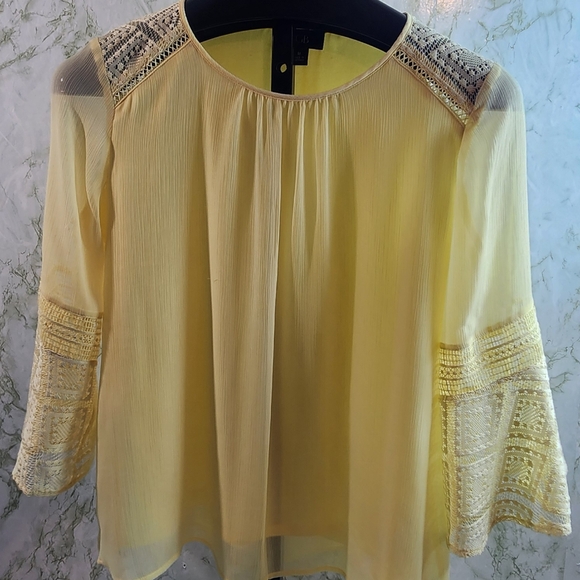 AGB Beautiful Yellow Blouse with Bell Sleeves - Picture 1 of 13